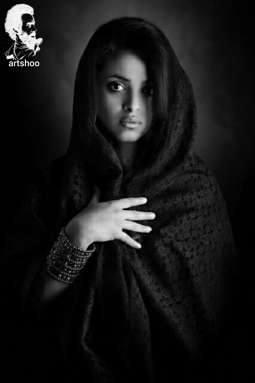 مدل سیاه قلم اورژینال